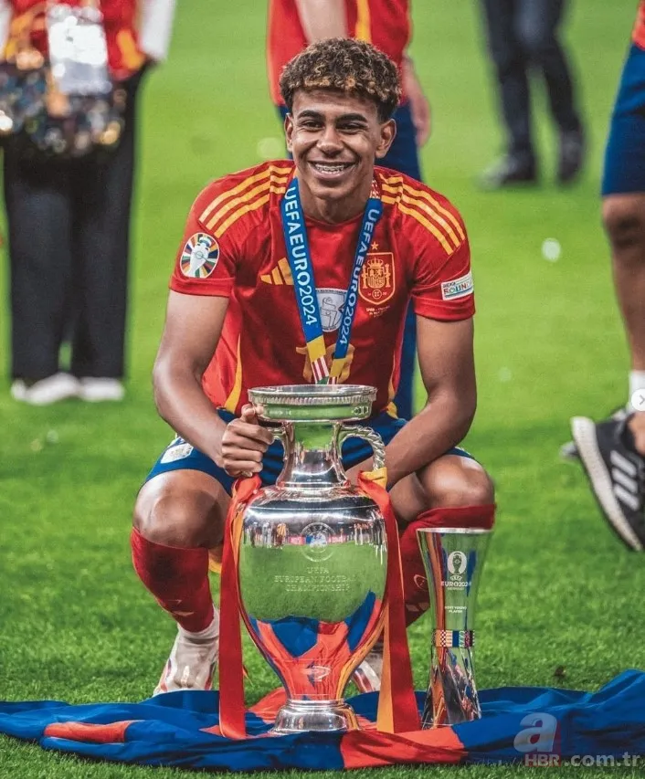 Dünyaca ünlü futbolcu Lamine Yamal'a büyük şok! Sosyal medyadan öğrendiğiyle sarsıldı! 5