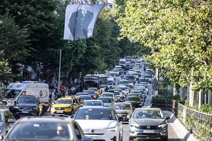 İBB’nin Beşiktaş Meydanı’ndaki çevre düzenlemesi vatandaşı isyan ettirdi