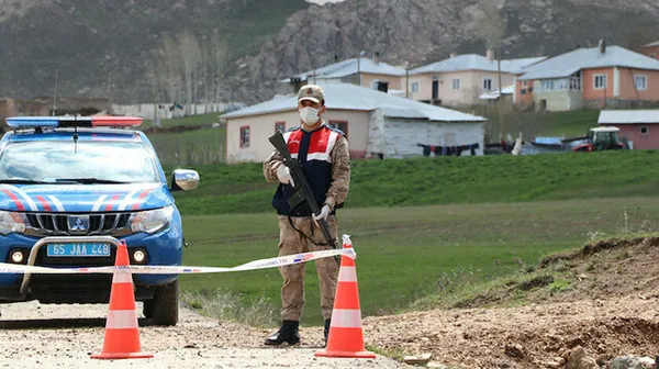 son-dakika-sokaga-cikma-kisitlamasi-basladi-65-yas-ustu-ve-20-yas-alti-hangi-saatlerde-gecerli-disari-cikabilecek-nereler-kaca-kadar-acik-olacak-1607013028851.jpg Son dakika: Sokağa çıkma kısıtlaması başladı: 65 yaş üstü ve 20 yaş altı hangi saatlerde dışarı çıkabilecek? Nereler kaça kadar açık olacak? - 10