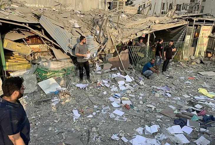 İsrail İran’ı vurdu! Saldırının izleri gün ağarınca ortaya çıktı