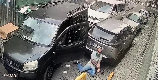 Fatih’te döner bıçaklı saldırı! Saldırgan esnaftan kaçamadı