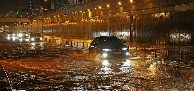 Adana’da bir köprü trafiğe kapatıldı