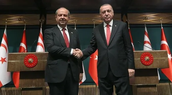 KKTC Dışişleri Bakanı Tahsin Ertuğruloğlu: Başkan Erdoğan’ın Lefkoşa ziyareti emsalsiz ilişkinin önemini teyit ediyor