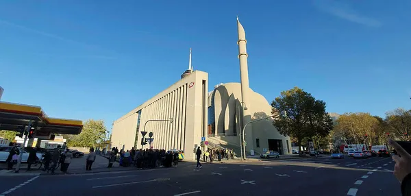 Almanya’nın Köln kentinde bomba alarmı!