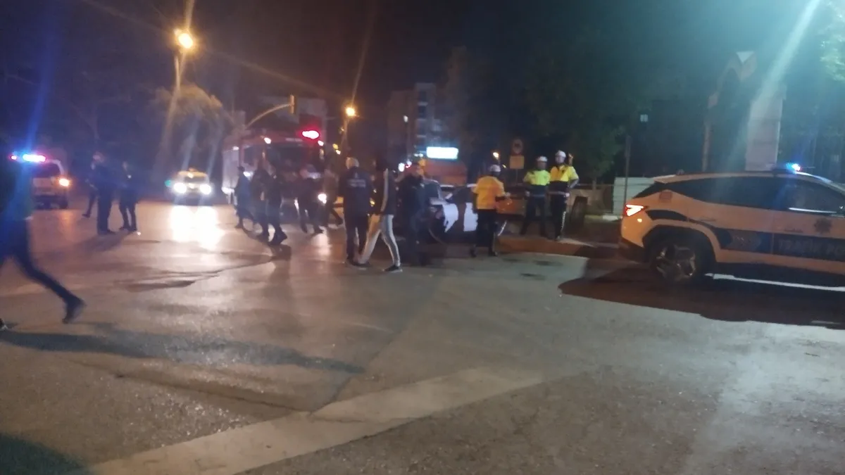 Pendik'te feci kaza! 2'si ağır 4 yaralı