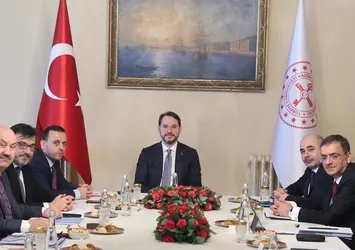 Bakan Albayrak: Bu yılı beklentilerin ötesinde bir performansla kapattık