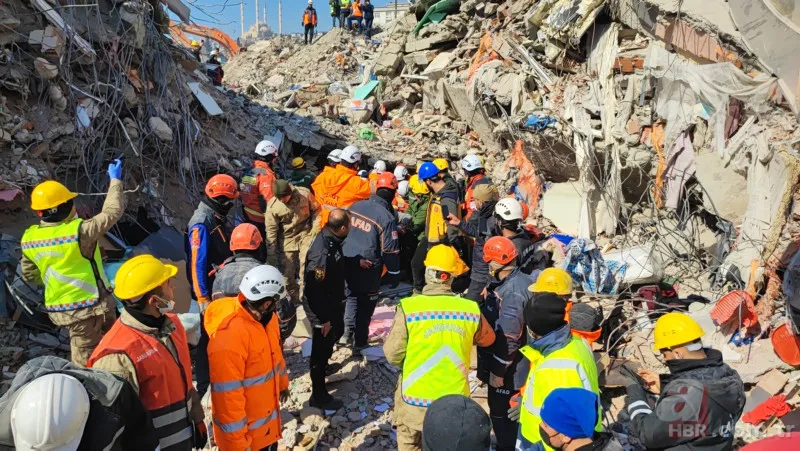 6. günde mucize kurtuluşlar! Arama kurtarma çalışmaları sürüyor 18