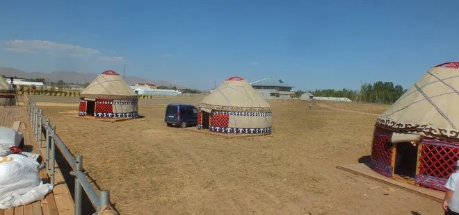 Cumhurbaşkanı Erdoğan için kıl çadırları kuruluyor