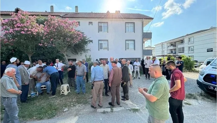 pence-kilit-harekati-bolgesinden-aci-haber-1-asker-sehit-oldu-1720800354881.jpeg Şehit ateşi kor gibi yaktı! Şehit Astsubay Kıdemli Çavuş Bahadır Rıdvan Talay’ın acılı babası böyle feryat etti: "Ben de Kürdüm Allah hepinizin belasını versin" - 4