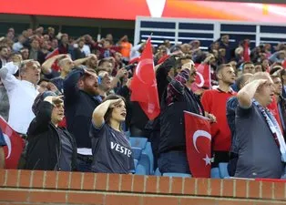 Trabzonspor - Gazişehir maçından ekrana yansımayanlar