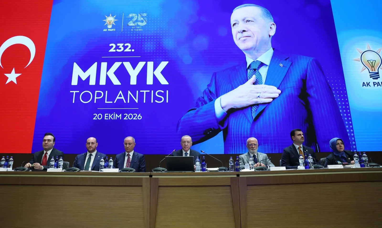 Başkan Erdoğan'dan fon soruşturmasına yönelik net mesaj: Kol kırılır yen içinde kalır demeyeceğiz