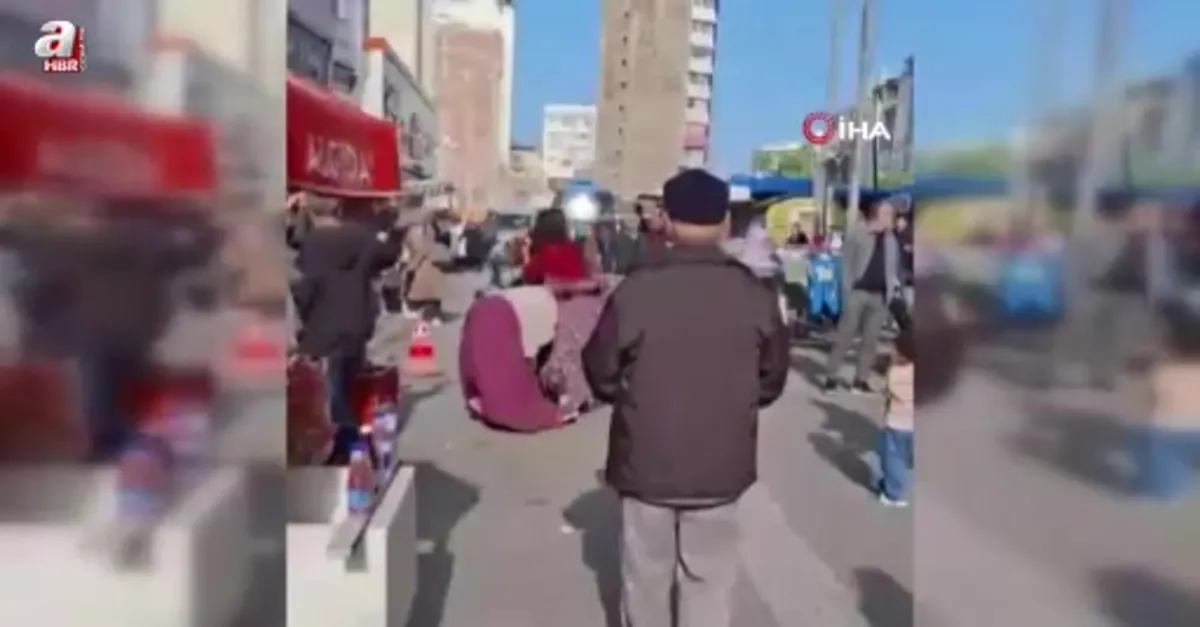Kadınlar saç başa kavgaya tutuştu