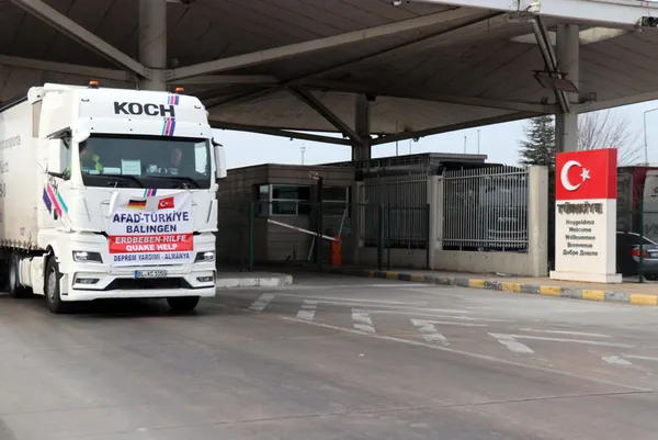 Yüzyılın depreminde dünya Türkiye için ayakta! TIR'lar dolusu yeni yardımlar - 2