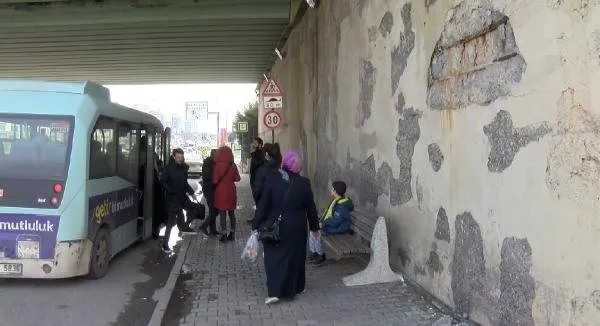 İstanbul Maltepe’de korkutan manzara! Betonunda midye kabukları ortaya çıkan köprü tedirgin etti