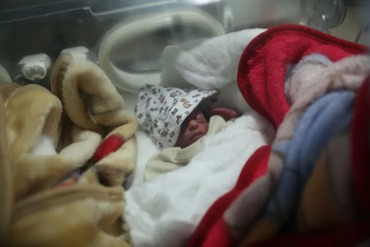 Türkmen kadın altız bebek doğurdu