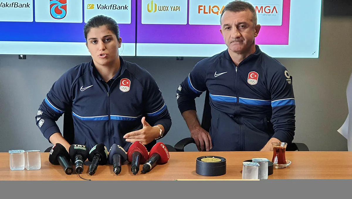 Olimpiyat şampiyonu Busenaz Sürmeneli’nin acı günü