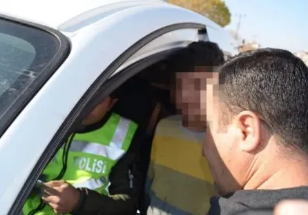 aksarayda-polis-neye-sasiracagini-bilemedi-cocuk-surucunun-sorusu-ekipleri-soke-etti-1670163177878.jpg Aksaray’da polis neye şaşıracağını bilemedi! Çocuk sürücünün sorusu ekipleri şoke etti - 2