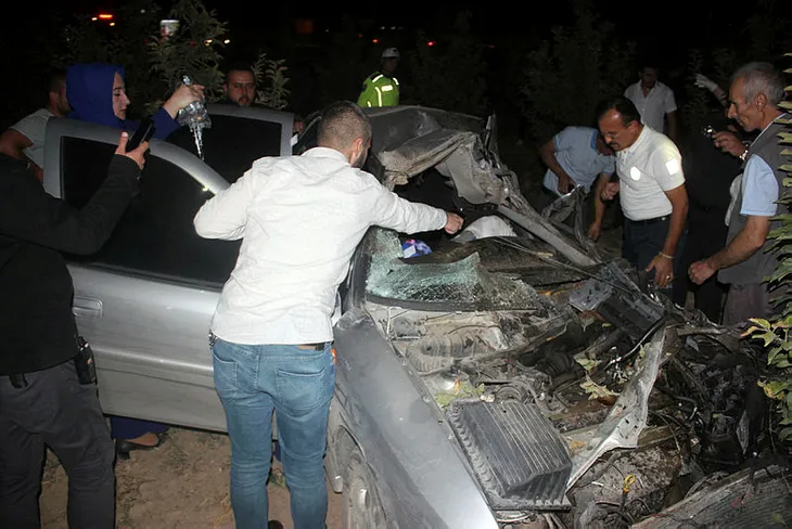 Karaman'da trafik kazası: Otomobilde sıkışan sürücü için herkes seferber oldu - 2