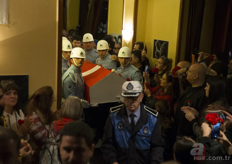Usta tiyatrocu Yıldız Kenter'e son veda! 19