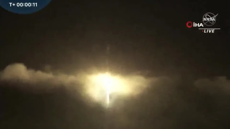 NASA’nın DART görevi resmen başladı! Dünyayı korumak için astroid ile çarpışacak