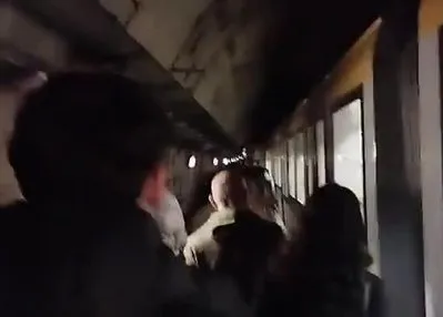 Sürücüsüz metroda panik anları!