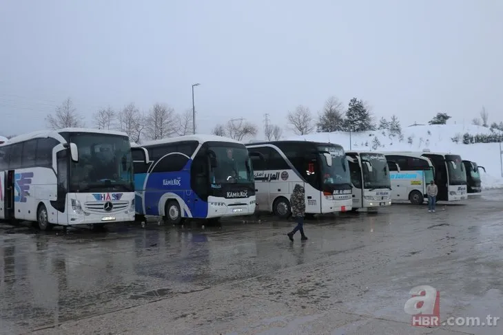 Yolcu otobüsleri Bolu Dağı’nda kaldı! İstanbul yönüne geçişine izin verilmiyor