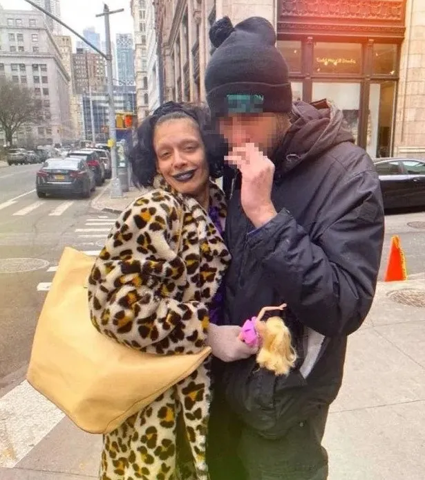 abdde-olu-bulunmustu-fenomen-yagmur-taktasin-mezari-acildi-yeniden-otopsi-yapilacak-1714995596404.jpg ABD'de ölü bulunmuştu! Fenomen Yağmur Taktaş'ın mezarı açıldı! Yeniden otopsi yapılacak - 6