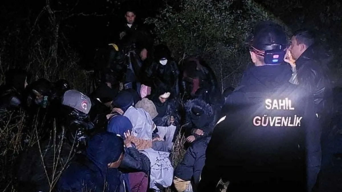 Çanakkale Ezine'de 1'i çocuk 31 düzensiz göçmen yakalandı