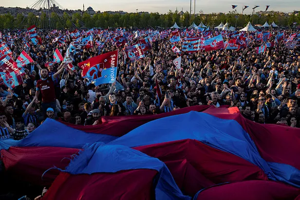 trabzonspor-sampiyonluk-kutlamalari-ne-zaman-2022-trabzonspor-kupa-toreni-ne-zaman-saat-kacta-yapilacak-1652534392628.jpg Trabzonspor şampiyonluk kutlamaları ne zaman? 2022 Trabzonspor kupa töreni ne zaman, saat kaçta yapılacak? - 5
