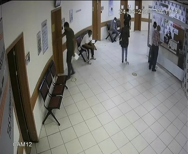 İstanbul’da hastanede dehşet! Tartıştığı doktor kapıyı kapattı, parmağı koptu - 1
