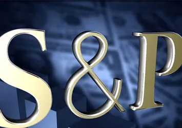 S&P AB'nin kredi notunu indirdi