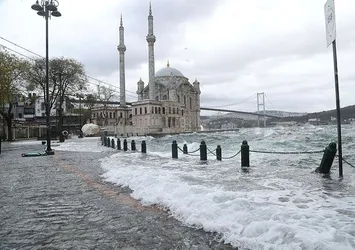 İstanbul için sarı kodlu lodos uyarısı! Hafta sonu hava nasıl olacak? Plan yapanlar dikkat | Meteoroloji'den 5 günlük hava tahmini