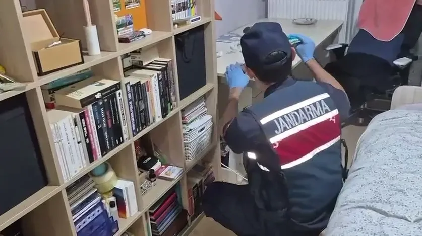 nvi-maskesiyle-veri-vurgunu-kisisel-veri-sebekesi-cokertildi-1789533853904.jpeg Aydo Yazılım'a siber casusluk operasyonu: "NVİ" maskesiyle veri vurgunu! Siber şebekeden 18 yaş altı skandalı - 2
