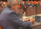 CHP’li Engin Altay TBMM’de ’poker’ oynadı