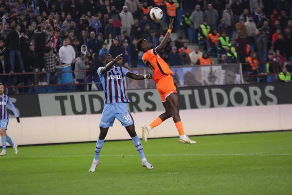 firtina-karadenizde-duruldu-trabzonspor-ile-basaksehir-1-1-berabere-kaldi-1703354318515.jpg Fırtına Karadeniz'de duruldu! Trabzonspor ile Başakşehir 1-1 berabere kaldı - 4
