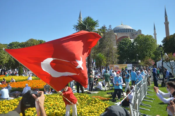Ayasofya Camii kılınan cuma namazı ile açıldı