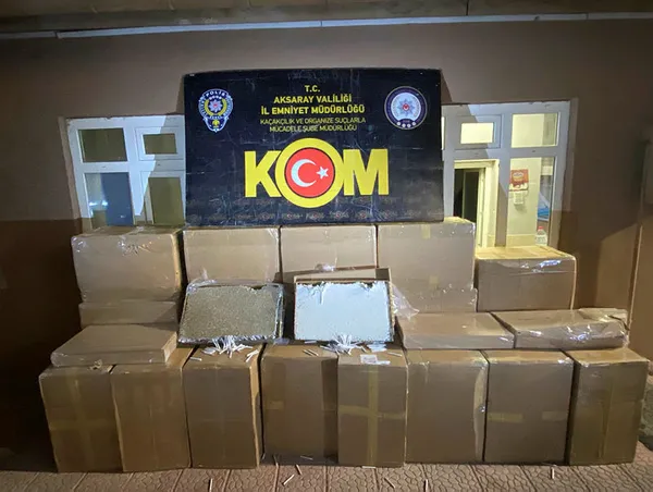 aksarayda-1-milyon-820-bin-kacak-filtreli-sigara-kagidi-ele-gecirildi-1672417462598.jpg Aksaray'da 1 milyon 820 bin kaçak filtreli sigara kağıdı ele geçirildi - 1