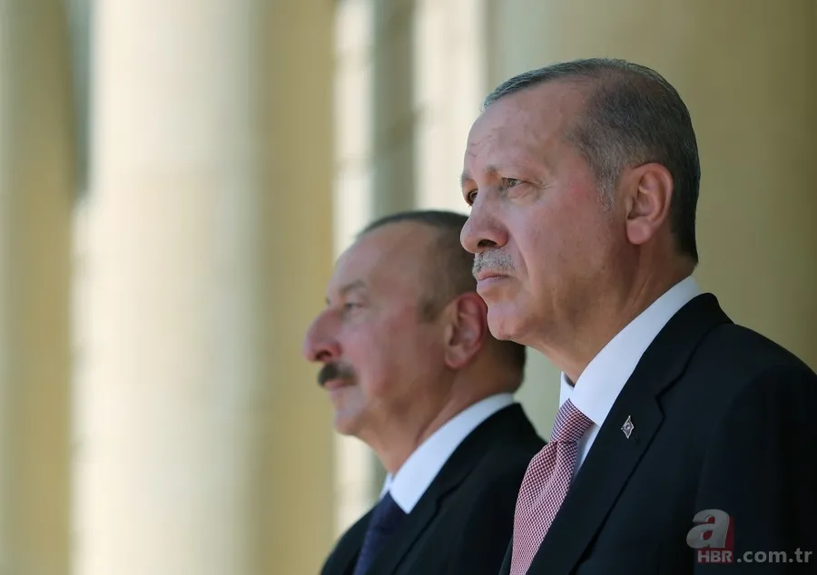 Başkan Erdoğan Azerbaycan'da Aliyev tarafından resmi törenle karşılandı 15