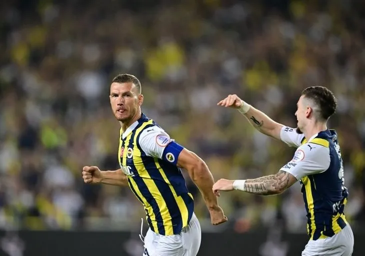 Fenerbahçe’nin peşinde olduğu yıldız kararını verdi!  Rade Krunic geliyor mu?