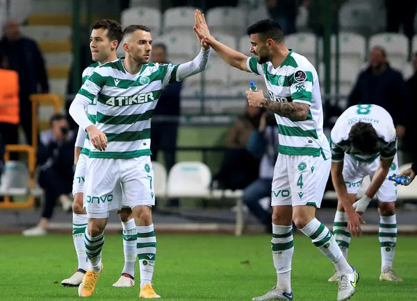 Aslan 20 dakikada dağıldı! Konyaspor 2-0 Galatasaray MAÇ SONUCU-ÖZET