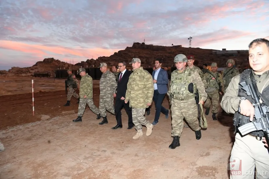 Genelkurmay Başkanı Orgeneral Akar sınır birliklerini denetledi 3