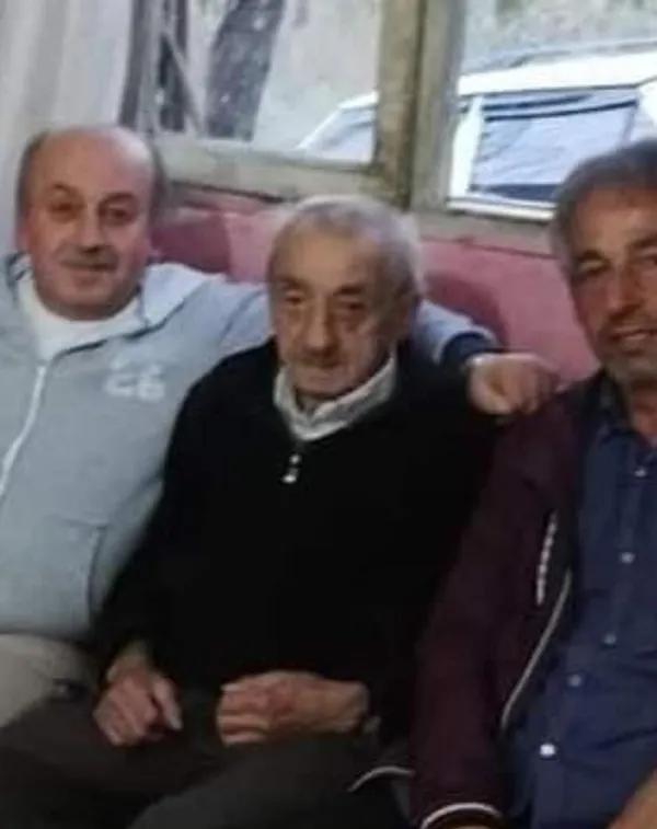 Kabine oy kullanmak için girdi! Cansız bedeni çıkarıldı - 1