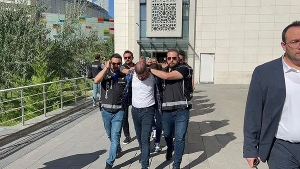 1694613641322.jpeg Yurt dışına kaçarken yakalanmıştı! Ayhan Bora Kaplan hakkında yeni detaylar ortaya çıktı! İlk kaydı 2007'de... Sünnet düğününde 45 milyonluk takı - 2