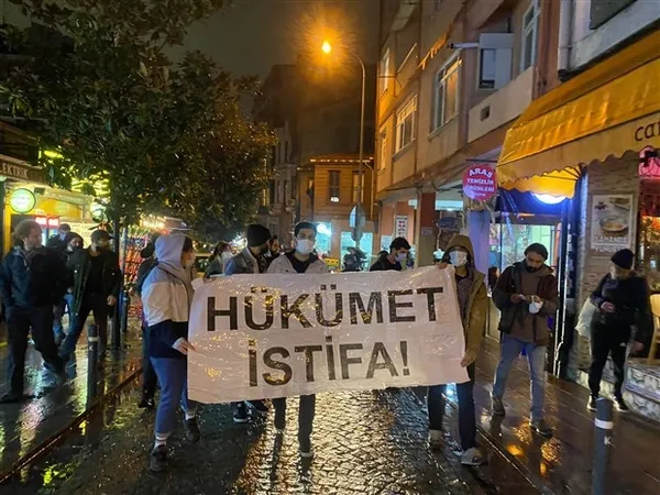 feto-firarisi-can-dundar-kur-operasyonunun-maksadini-acik-etti-simdi-beklenen-erken-secime-gidilmesi-1637706668023.jpg FETÖ firarisi Can Dündar kur operasyonunun maksadını açık etti: Şimdi beklenen erken seçime gidilmesi! - 1