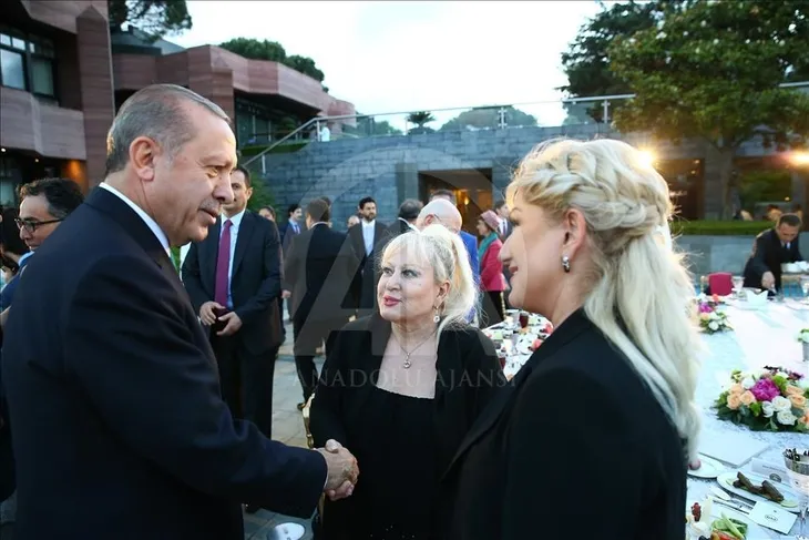 Sanat camiasının acı kaybı! Ünlü şarkıcı Muazzez Abacı hayatını kaybetti