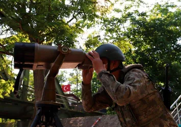 Son dakika: Edirne'de 6 kaçak yakalandı! 5'i FETÖ'cü çıktı