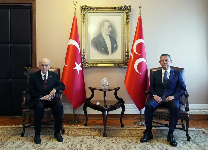 MHP lideri Devlet Bahçeli ile CHP lideri Özgür Özel arasındaki kritik görüşme