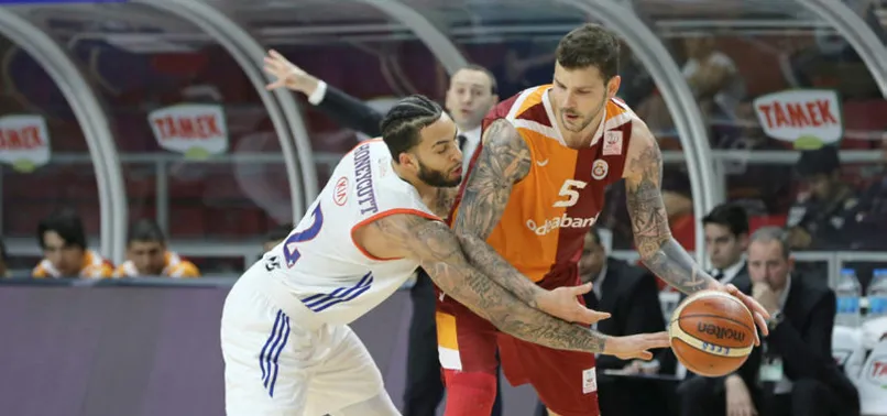 Anadolu Efes, Galatasaray'ı devirdi