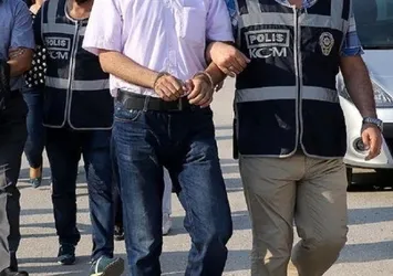 Kamuda büyük temizlik sürüyor