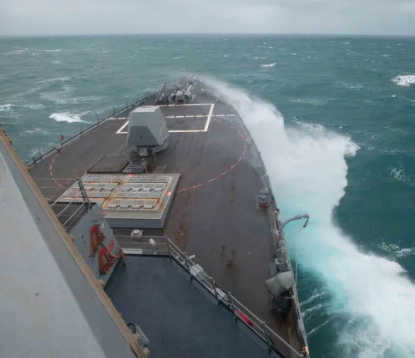 ABD’den Çin’e gözdağı! Savaş gemisi USS Chung-Hoon Tayvan Boğazı’ndan geçti